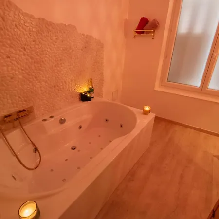 Confort ! Balneo, Sauna, Cinema, Climatisation, Parking, Wifi Apartment Carcassonne